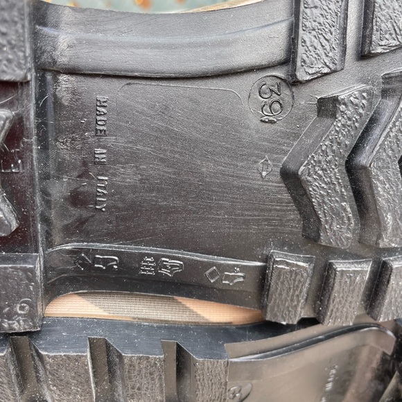 Burberry Nova Check Rubber Boots - Picture 10 of 16